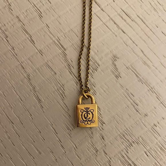 Juicy Couture Lock and Key Gold Necklace - Picture 2 of 7